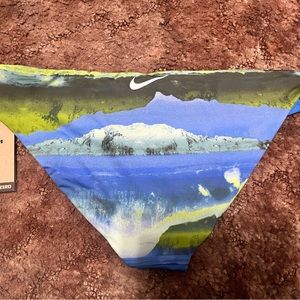 New with tags Women’s Nike Bathing suit bottom